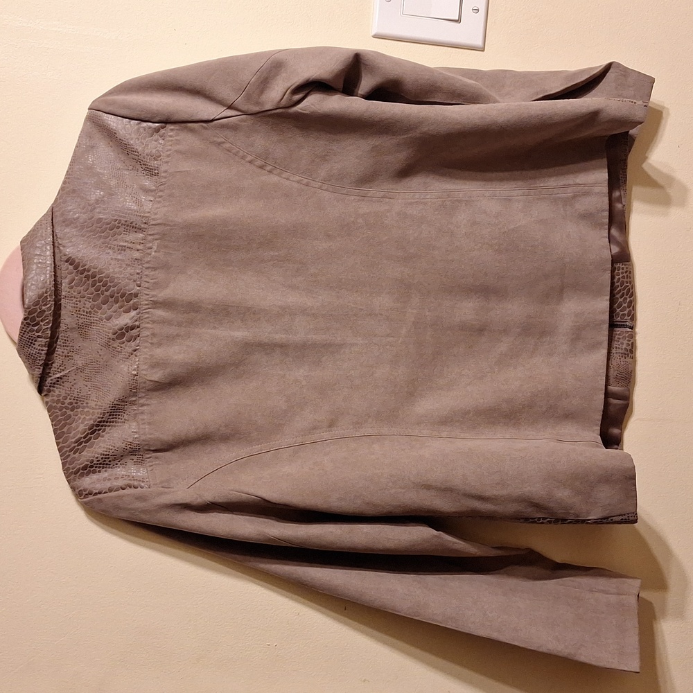 Studio Works Jacket - Picture 5 of 7